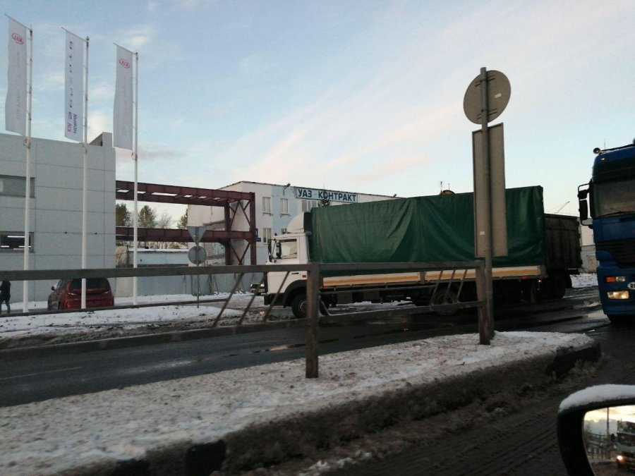 Из-за ДТП с большегрузом въезд в Северодвинск оказался перекрыт